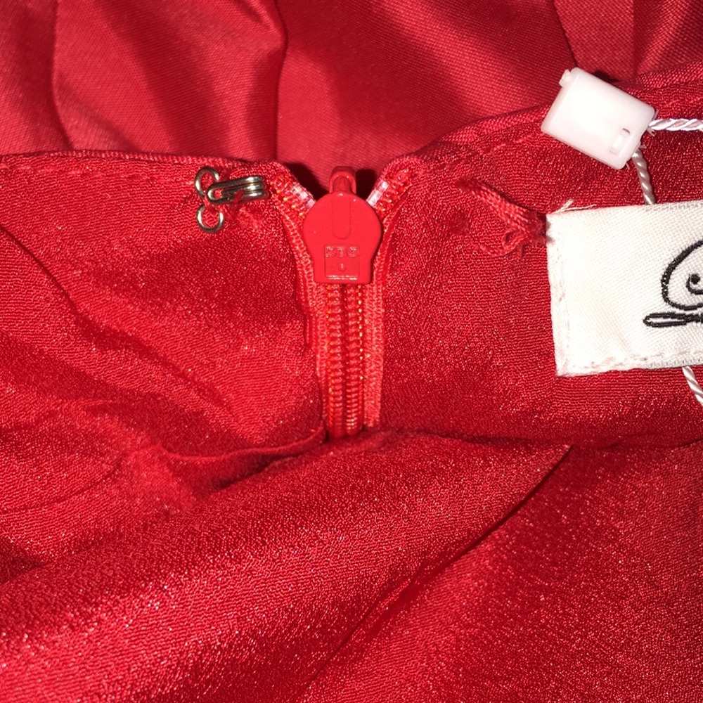 Red dress - Picture 4 of 4